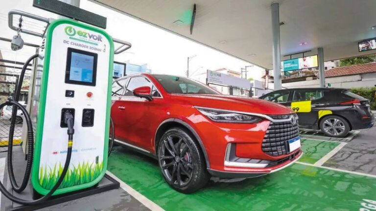 BYD lança aplicativo que unifica acesso a mais de 1.500 eletropostos no Brasil