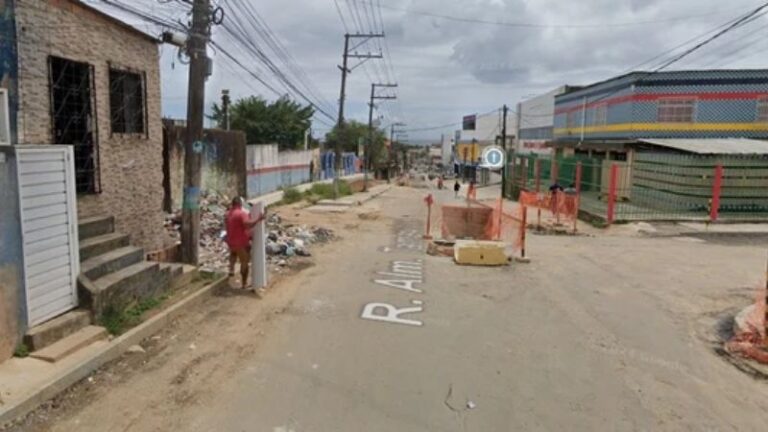 Circulação de ônibus segue suspensa na Rua Almirante Tamandaré até sábado (24)