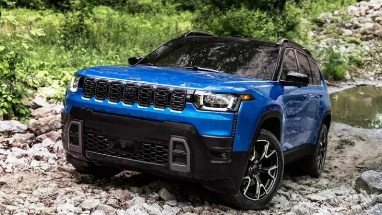 Nova geração do Jeep Cherokee 2026 é revelada com design clássico e motorização híbrida