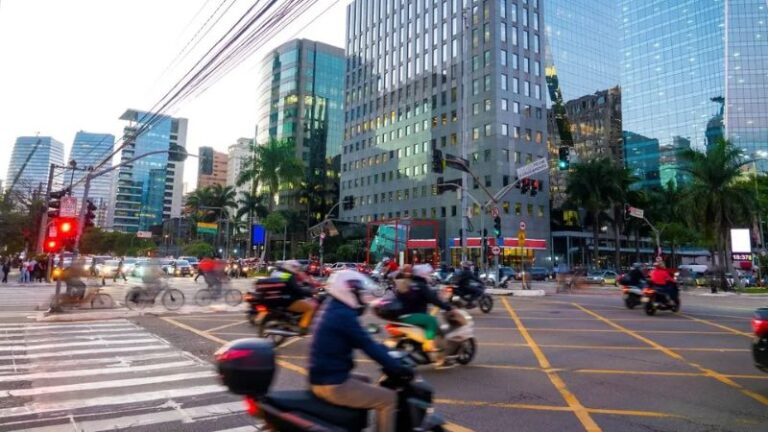 Mortes de pedestres aumentam em ruas e rodovias brasileiras em 2024