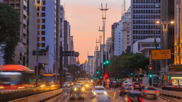 Summit Mobilidade 2025: especialistas debatem desafios das metrópoles