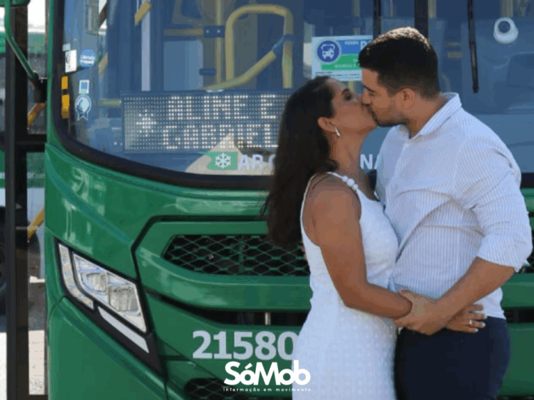 Do ponto ao altar: Casal se encontra em ônibus de Salvador e faz ensaio onde tudo começou