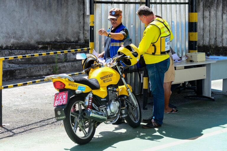 Mototaxistas devem atualizar dados cadastrais a partir desta quarta (4)
