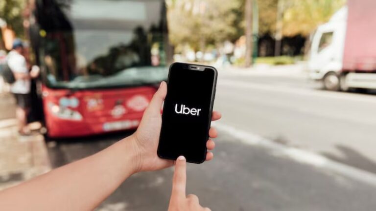 Uber descobre fraude de motoristas e advogados em esquema de seguros