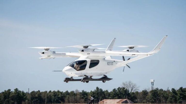 Aeronave elétrica realiza primeiro voo tripulado nos EUA
