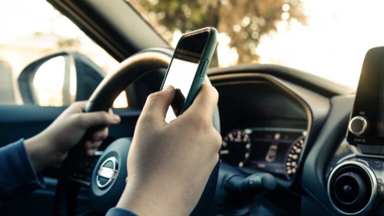 Deslize de segundos ao volante pode render infração gravíssima de R$ 293,47