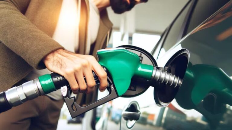 Gasolina mais barata? Entenda por que a redução da Petrobras ainda não chegou aos postos