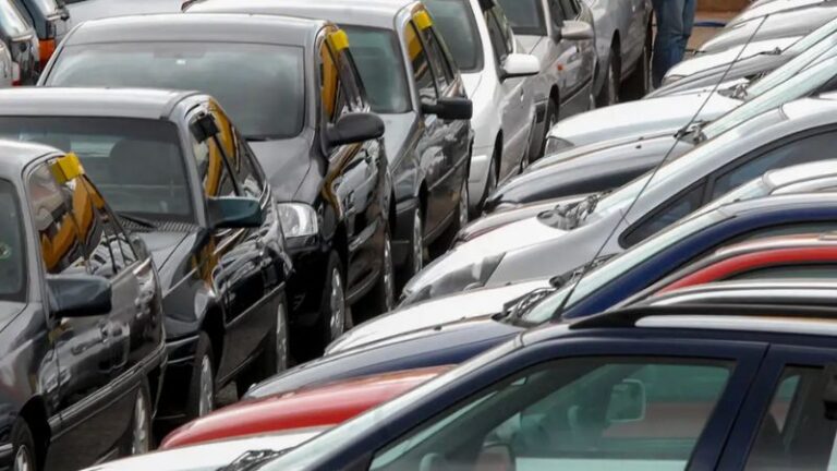Vendas e exportações de veículos sobem em maio, enquanto produção cai
