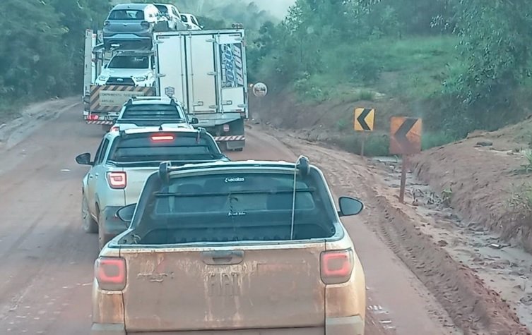 Ponte do Jequitinhonha: moradores bloqueiam desvio no Extremo Sul da Bahia