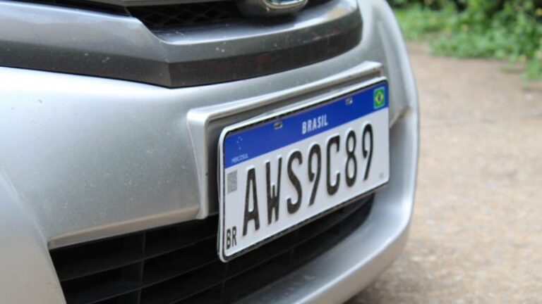 Projeto de Lei propõe retorno do município e estado às placas de veículos brasileiros