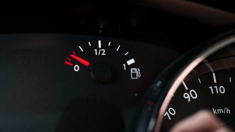 Combustível pode evaporar com carro desligado, mas sistema automotivo evita perdas