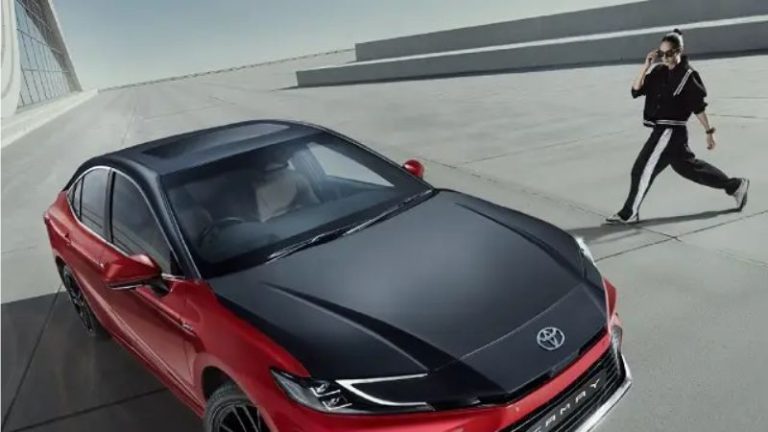 Toyota Camry Sprint Edition é lançado na Índia: sedã esportivo reacende debate sobre retorno ao Brasil