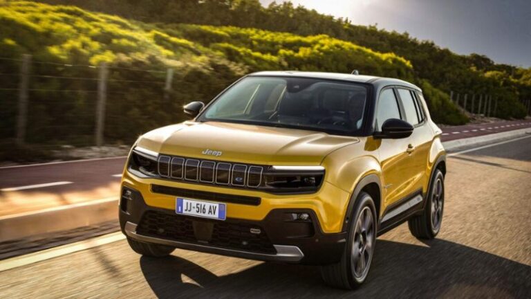 Jeep Avenger é flagrado em testes no Brasil e deve estrear em 2026 como novo SUV compacto da marca