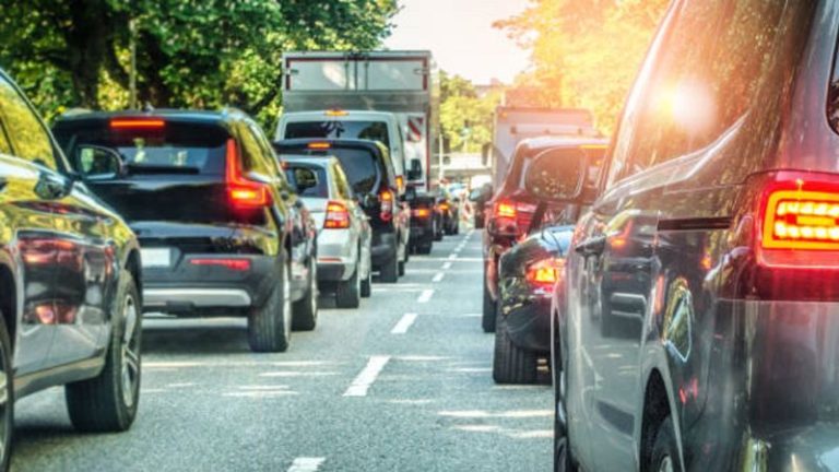 Carro é o meio de transporte que mais transmite segurança aos brasileiros, aponta pesquisa da OLX Autos