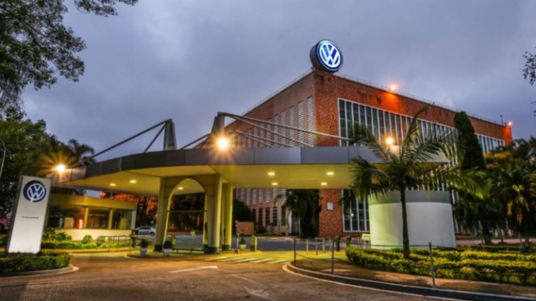 Volkswagen abre fábrica da Anchieta para visitas gratuitas e celebra 70 anos de história automotiva no Brasil