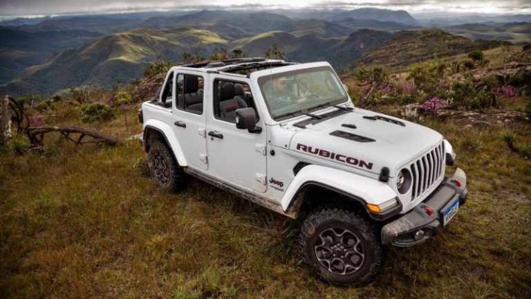 Jeep Wrangler enfrenta recall nos EUA por falha grave em sensor de pneu