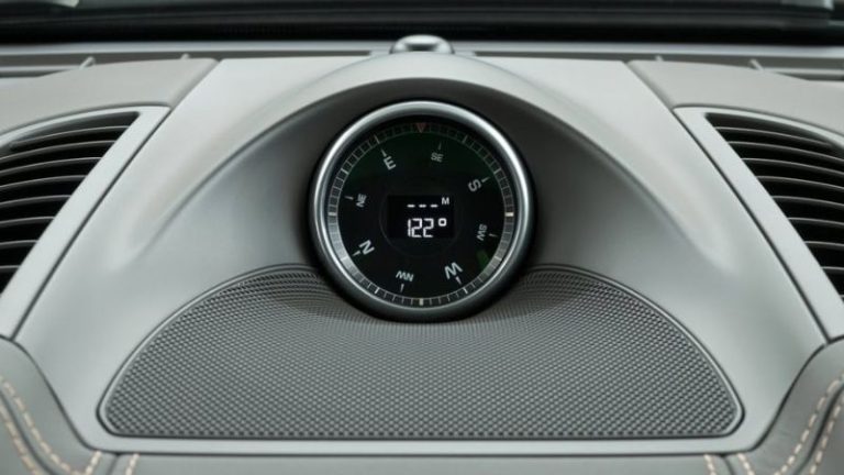 Cinco funções automotivas modernas que parecem úteis, mas raramente são usadas
