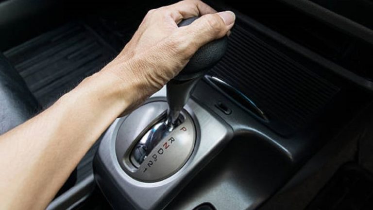 Os 5 erros mais comuns que danificam o câmbio automático sem que o motorista perceba