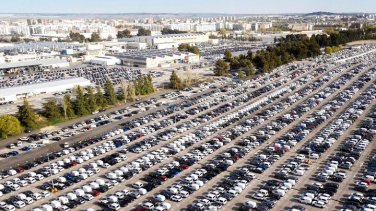 Acordo comercial entre EUA e União Europeia adia redução de tarifas sobre carros e autopeças