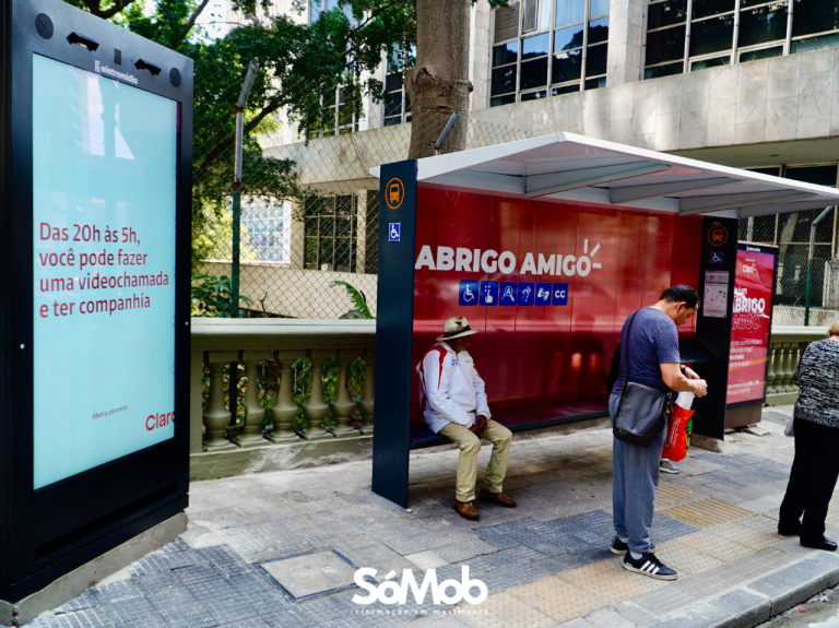 São Paulo amplia rede de pontos de ônibus inteligentes; modelo caberia em Salvador?