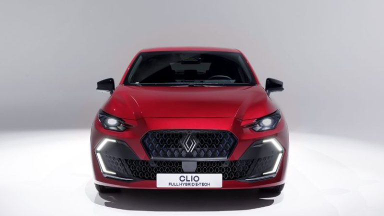 Renault Clio 2026 é revelado com design futurista e motor híbrido mais potente