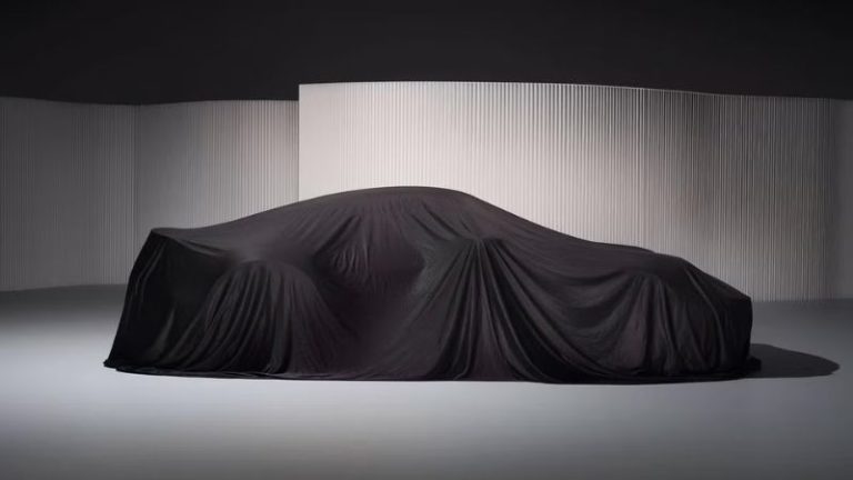 Porsche 911 Turbo híbrido será revelado em setembro com mais de 700 cv