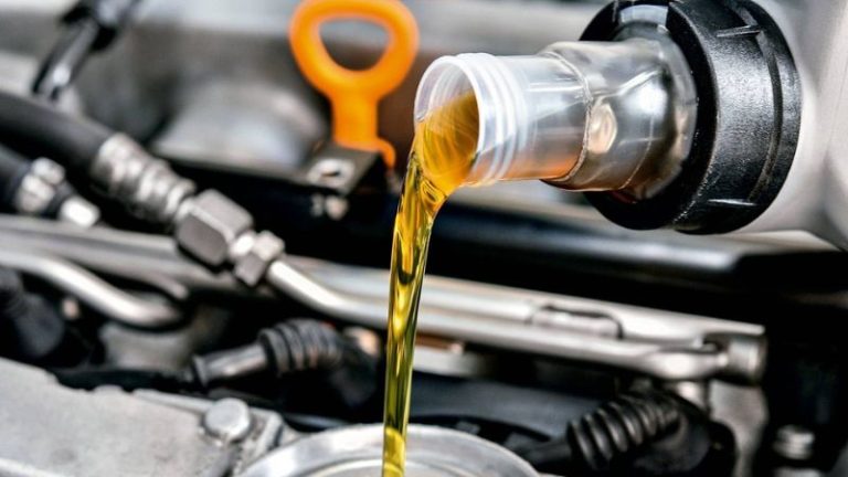 Troca de óleo: por que a regra dos 10 mil km nem sempre se aplica