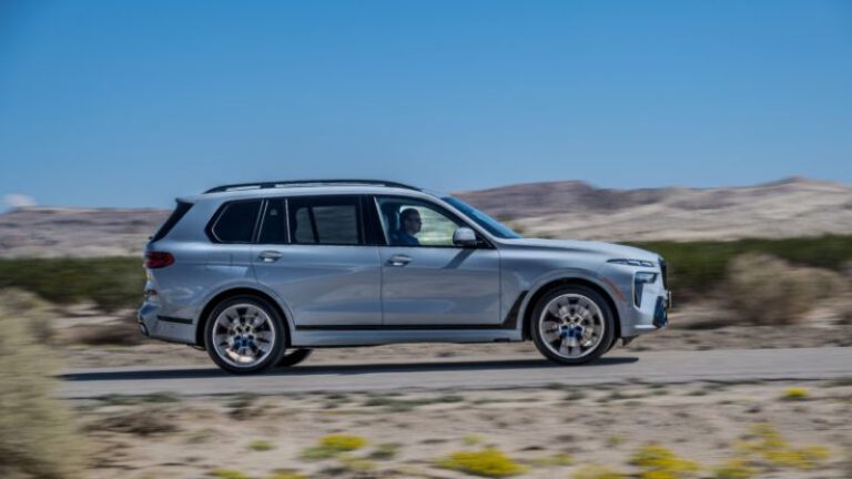 Novo BMW X7 chega ao Brasil por R$ 1,1 milhão com faróis de cristal