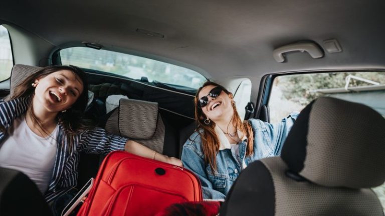 Transporte de bagagens no banco traseiro do carro: o que diz o Código de Trânsito Brasileiro