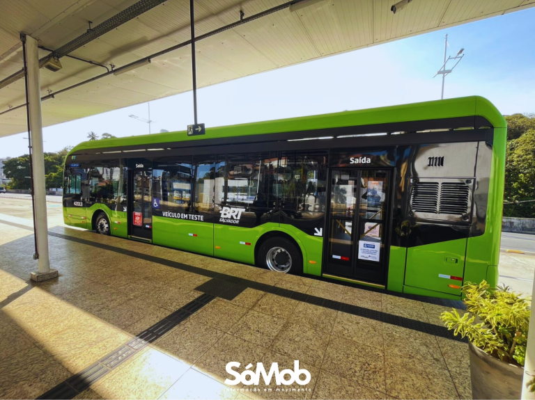 BRT Salvador inicia novos testes com ônibus 100% elétrico da Mercedes-Benz