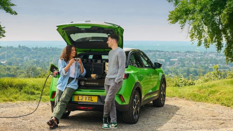 Opel Mokka Coffee: SUV elétrico vira cafeteria sobre rodas e conquista fãs de café