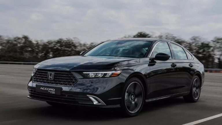 Honda Accord 2026 estreia no Brasil com tecnologia Google e consumo urbano de até 17,8 km/l