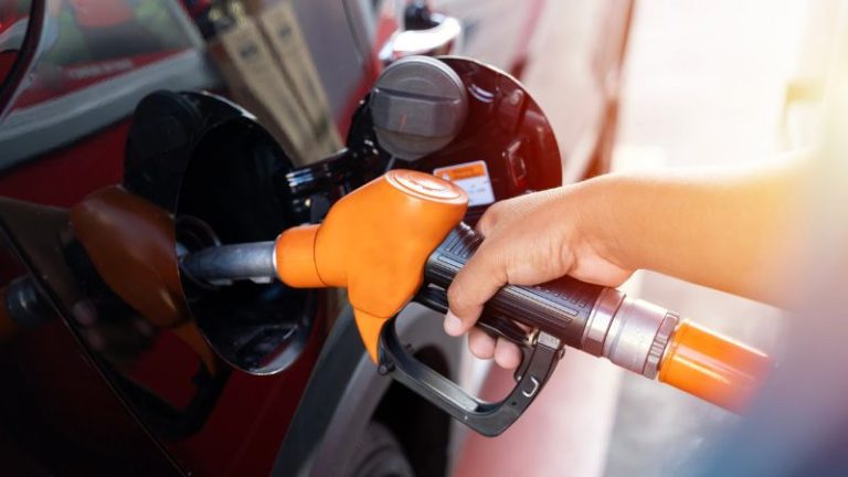 Metanol em combustível adulterado representa risco grave ao motor e à saúde