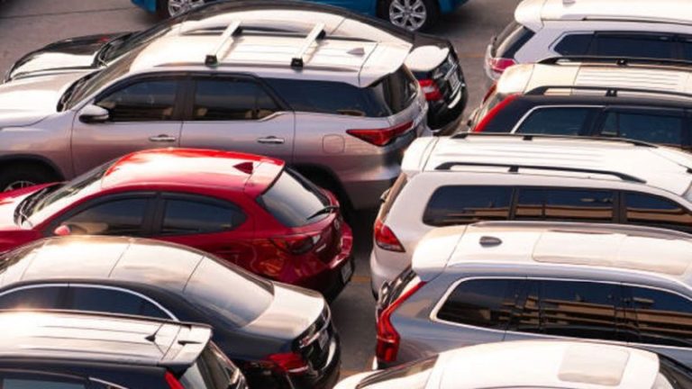 Vendas de carros elétricos usados disparam nos EUA e revelam nova dinâmica no setor automotivo