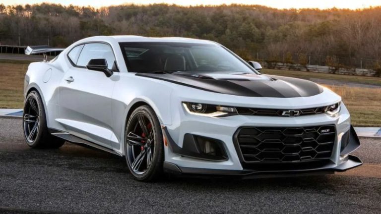 Chevrolet Camaro pode retornar em versão eletrificada, indica novo registro da GM