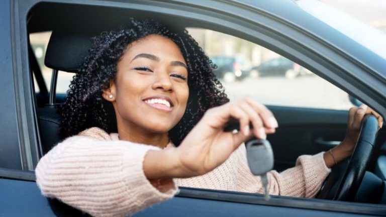 Dicas de mecânica para mulheres: conhecimento e autonomia contra abusos nas oficinas