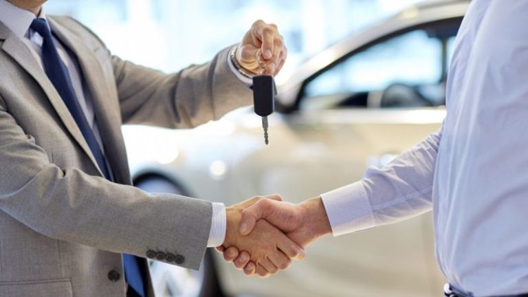 Falta de planejamento financeiro pode transformar o sonho do primeiro carro em pesadelo