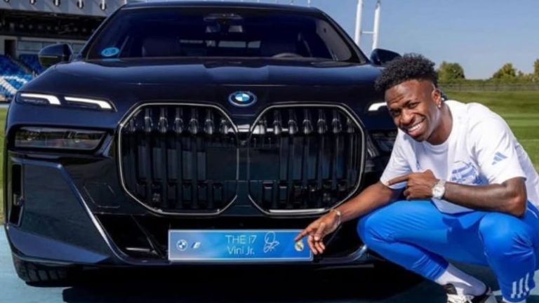 Real Madrid presenteia jogadores com frota de BMWs de luxo, incluindo modelos elétricos e híbridos