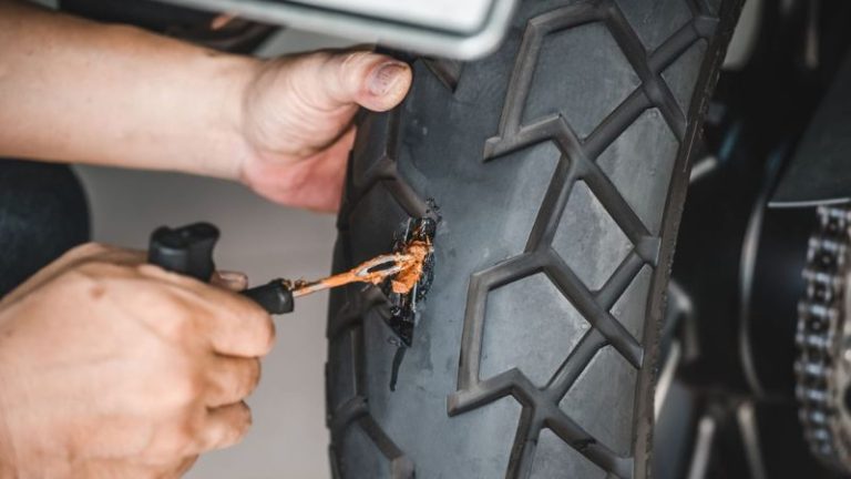 Conserto com “macarrão” pode comprometer pneu de moto e segurança do piloto