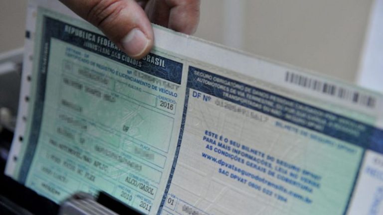 Multa, pontos e apreensão: CRLV atrasado pega motoristas de surpresa