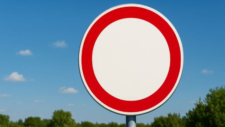 Nova placa de trânsito com círculo vermelho: mito ou realidade?