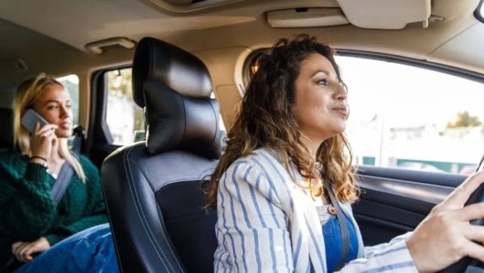 máscara por escrito Lara