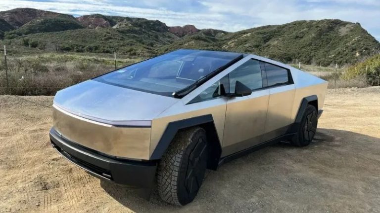 Cybertruck: Musk compara picape da Tesla a “tecnologia alienígena” e promete desempenho fora do comum