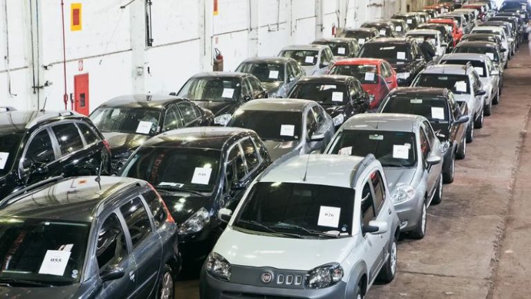 Leilão em São Paulo oferece carros e motos com lances a partir de R$ 1,5 mil; Duster 2020 custa o equivalente a um iPhone