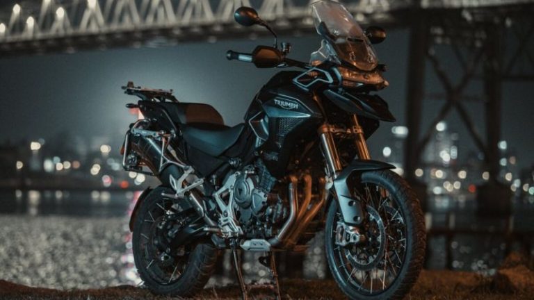 Triumph Black Day: taxa zero e ofertas especiais marcam o sábado de promoções nas concessionárias
