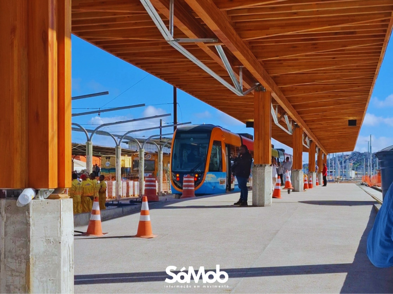 Salvador realiza primeiro teste oficial do VLT no trecho entre Calçada e Lobato