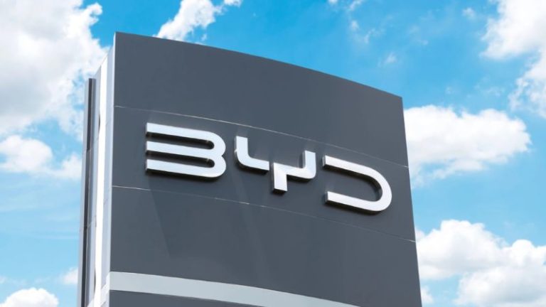 Justiça chinesa condena influenciadores a indenizar BYD por fake news