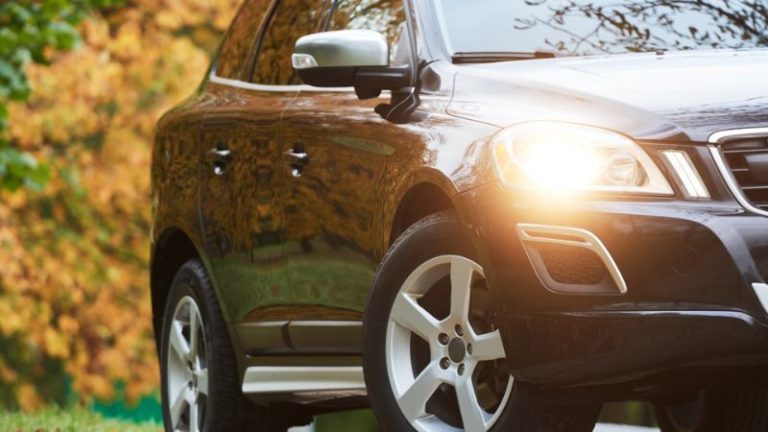 Lei do Farol: entenda a regra de pista simples e dupla para fugir da multa