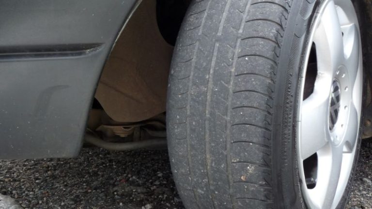Quantos quilômetros dura um pneu? Hábitos que aumentam a vida útil