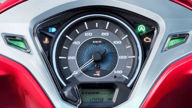 Honda relança a Lead 2026 no Japão: scooter nostálgica com consumo de 53 km/l e porta-malas gigante